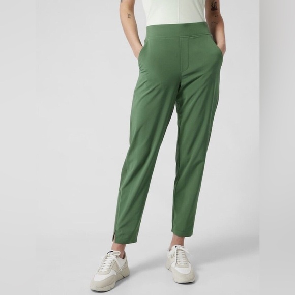 Athleta Pants - Athleta Vineyard Green Brooklyn Ankle Pant Pull On Pockets Stretch